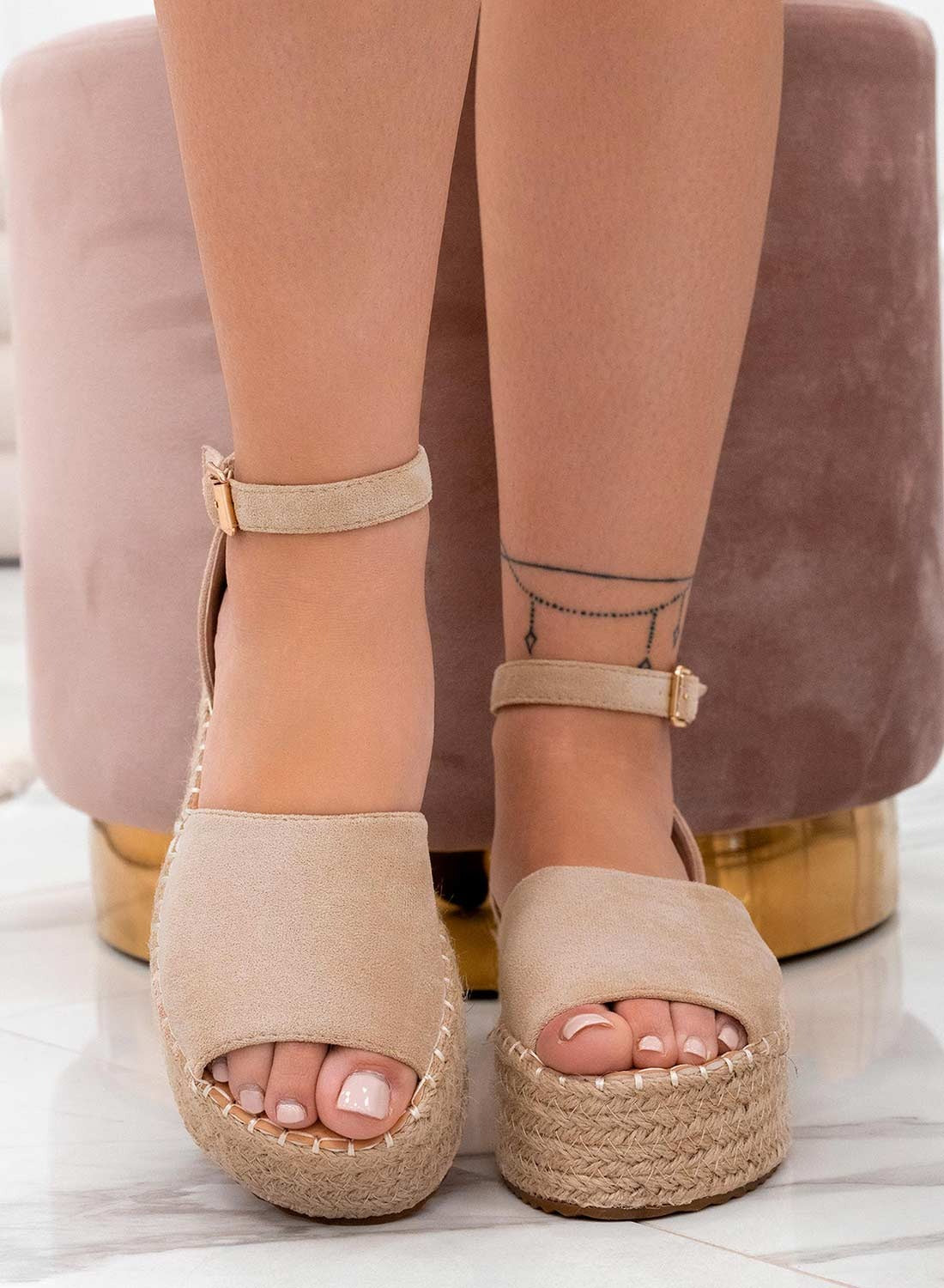 Espadrilles with wedge and strap