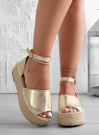 Espadrilles with wedge and strap