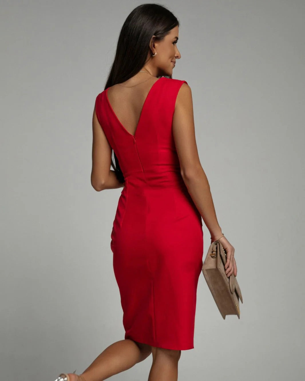 Elegant Fitted Dress with V-Neckline