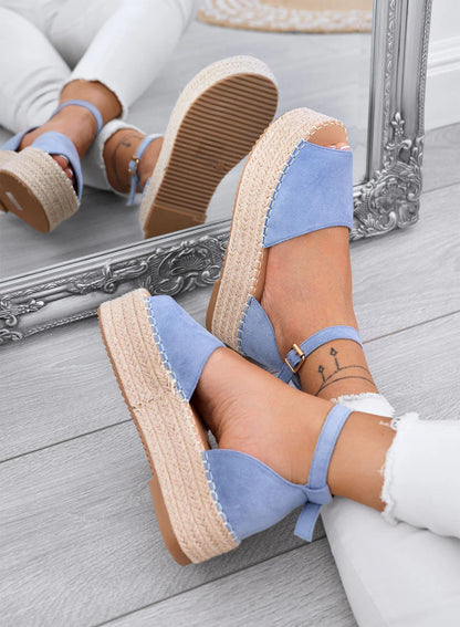 Espadrilles with wedge and strap